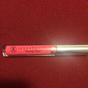 Anastasia Beverly Hills Sweet Talker liquid lipstick